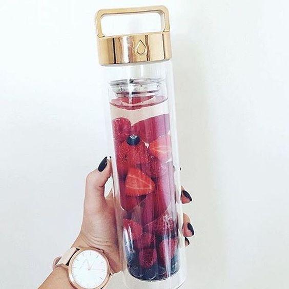 Stop Playing Yourself! Save Money And Get Healthy With A Reusable Water Bottle