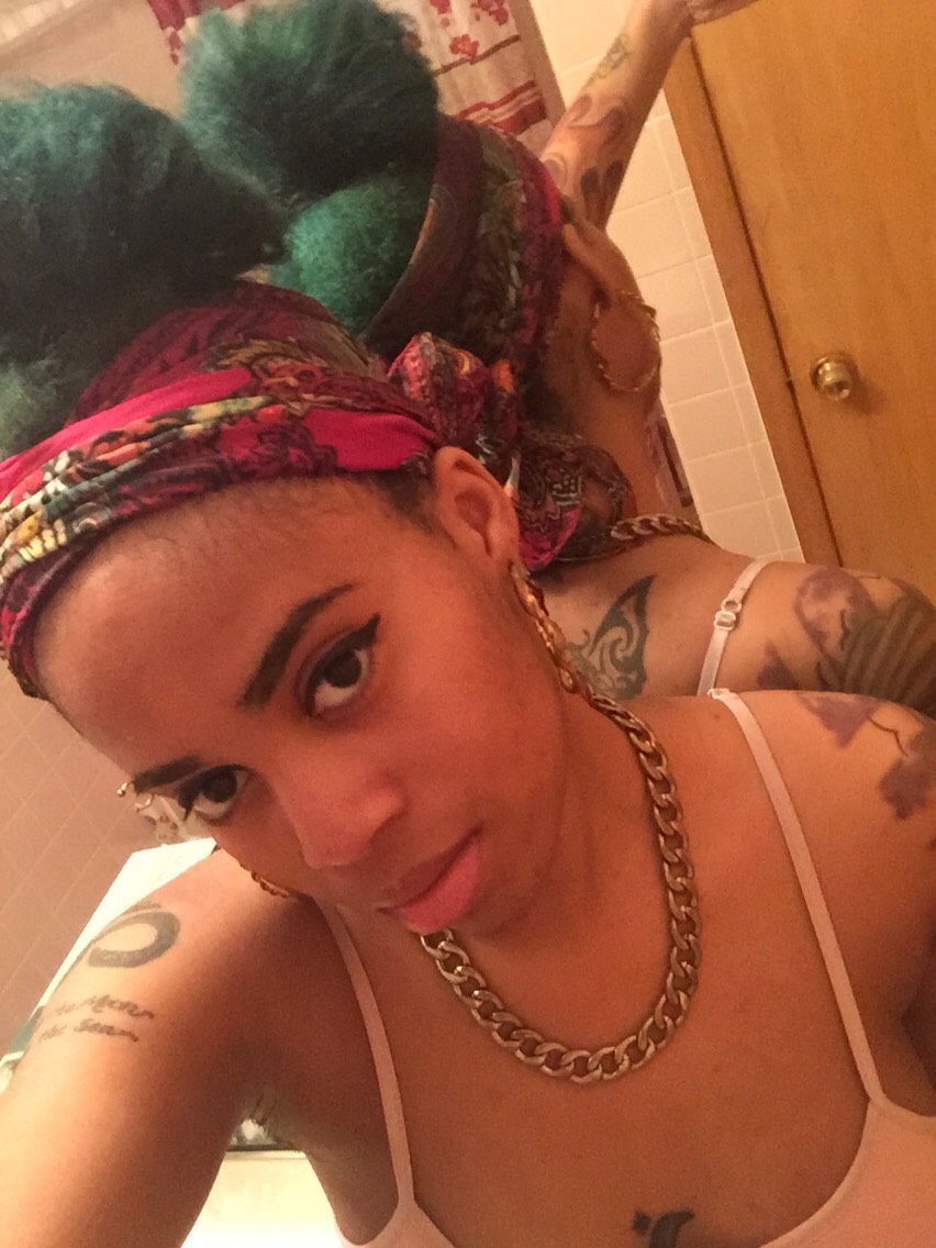 Dyed Hair on Dark Skin Girls / Colored Hair on Darker Skin