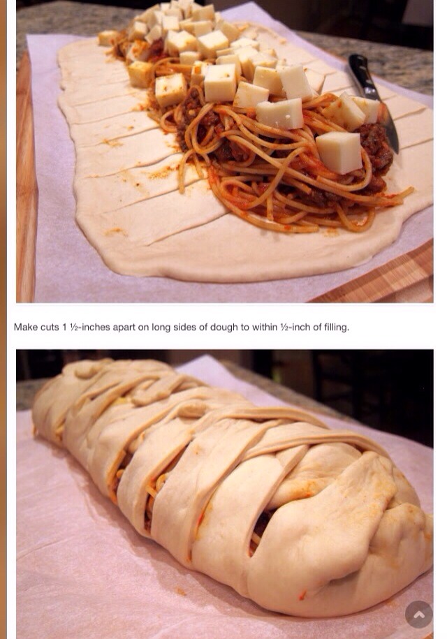 Spaghetti Stuffed Garlic Bread 