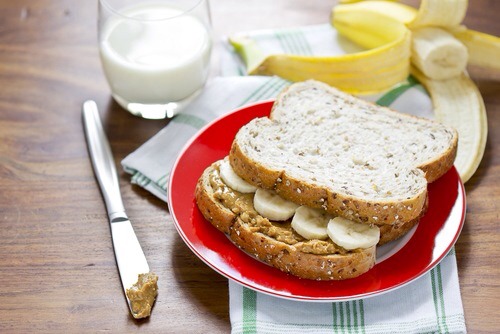 2. Peanut butter and banana sandwich
 It is one of the healthiest sandwiches because of the protein containing in the butter, fiber in the bread and potassium in the banana. You will love this natural nutty sweetness! There are a lot of variations: apple, strawberry