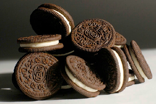 You need some oreos (I'd prefer double stuffed, to get that thicker creamy center 😉👅)