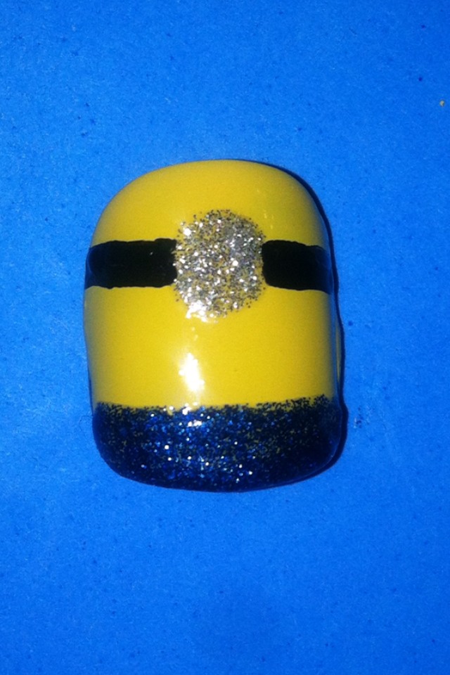 - Use black to paint black lines for goggles on each side of the eye(s)