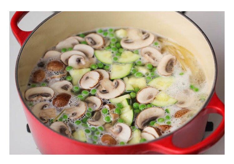 One Pot Zucchini Mushroom Pasta!!
