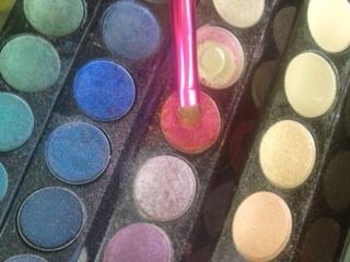 💕Take the warmest color or middle brightest to be your next color to apply.💕