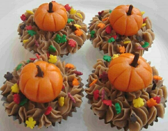 Thanksgiving desserts #Friendsgiving