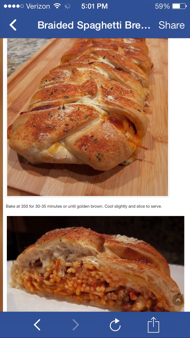 Spaghetti And Garlic Bread In one 