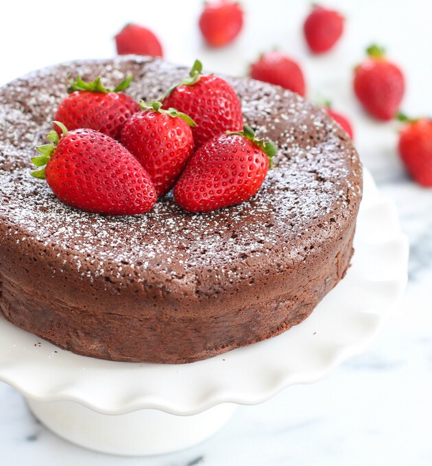 3 Ingredient Flourless Chocolate Cake!