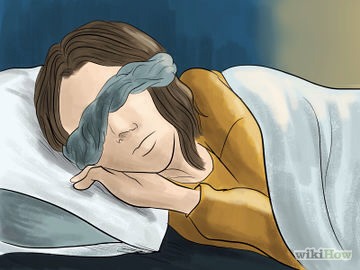(3)Adjust the lighting. 
Most people find it easiest to sleep in total darkness. If that's not possible for you, though, you can still make some small fixes.