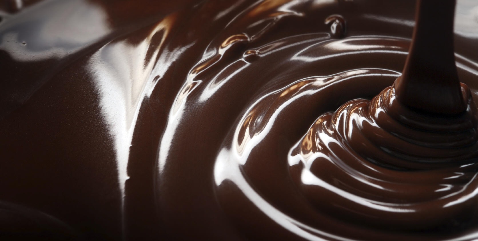 4) Dark Chocolate is Full of Antioxidants
Dark chocolate is loaded with antioxidants. Antioxidants help free your body of free radicals, which cause oxidative damage to cells. Free radicals are implicated in the aging process and may be a cause of cancer, so eating antioxidant rich foods like dark 