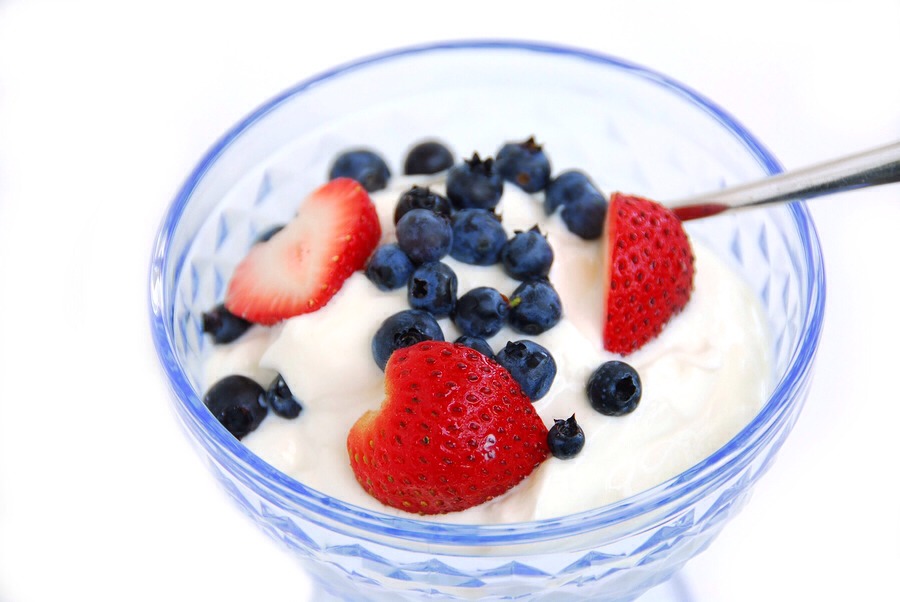13) Yogurt: Most regular yougurt is bad for your belly. Its loaded with belly-bulging sugar (real or artificial). However, Greek yogurts (plain) are loaded with probiotics that fight that belly bulge.