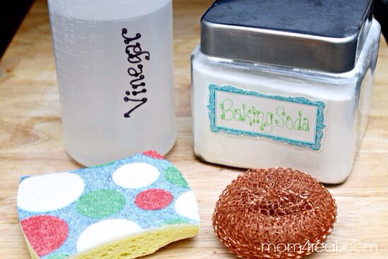 How To Clean Your Oven Naturally !
