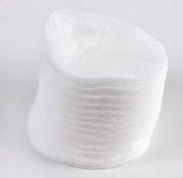 2. Dip a cotton pad into the salt water then when removed squeeze until wet but not dripping.