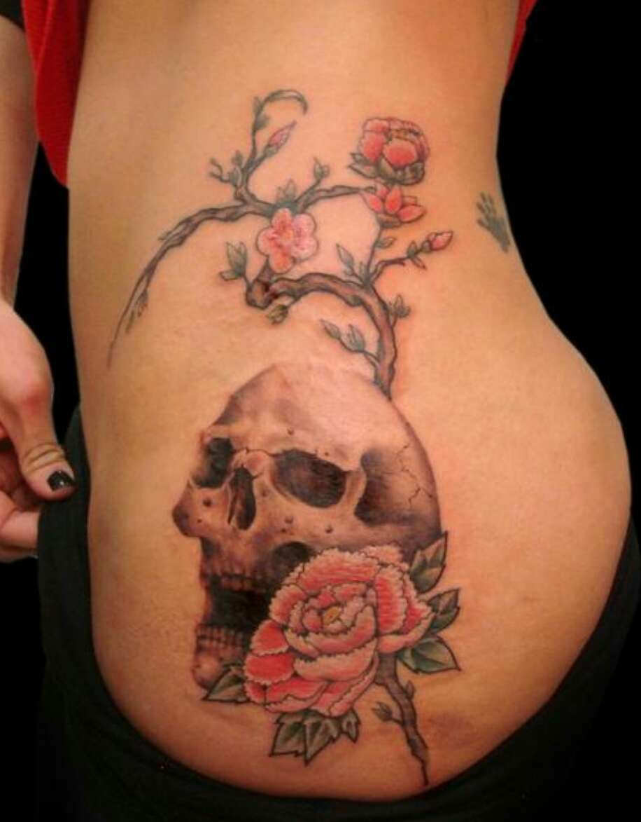 Beautiful Skull Tattoos For Women!
