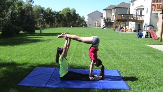 👯Fun 2 Person Stunt Ideas👯