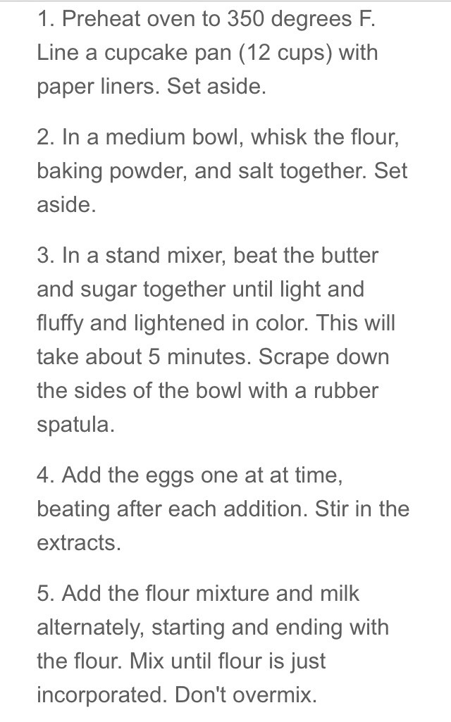 Vanilla Almond Cupcakes 