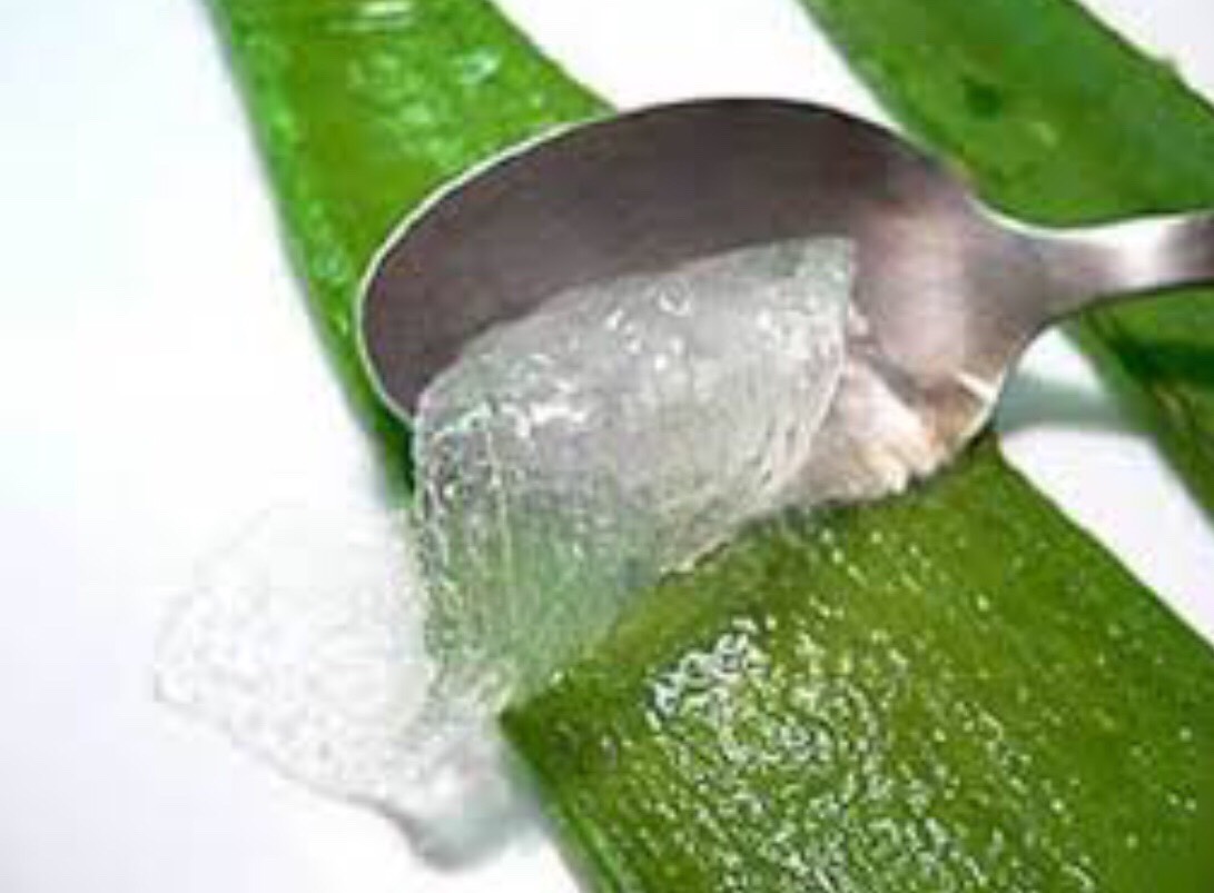 Everyday Ingredients That Help Get Rid Of Acne Over Night!