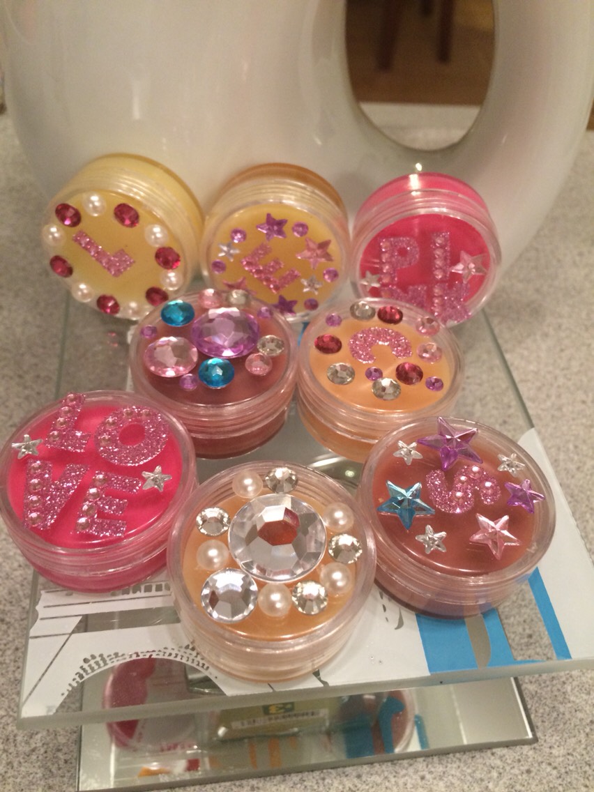 And you are done!! You have a awesome lip moisturizer In a pretty personalized jar! Please Like and share if you enjoyed my tip!! ☺️ 