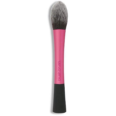 I use this brush for my blush, I really love this brush because it blends my blush really well and gives it a finishing look👍🏼