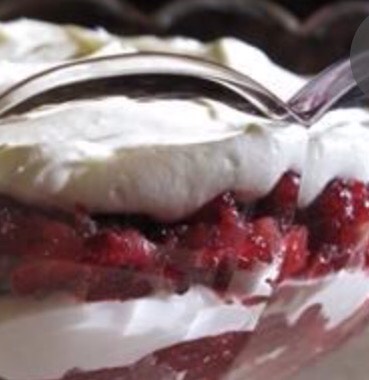 Creamy cranberry salad 