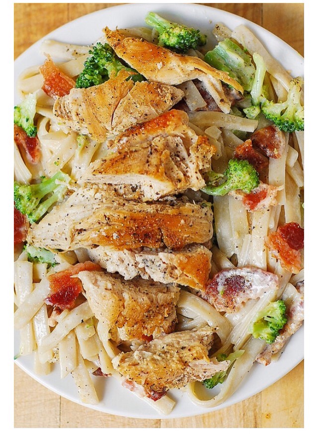 Creamy Chicken, Broccoli, & Bacon Pasta!