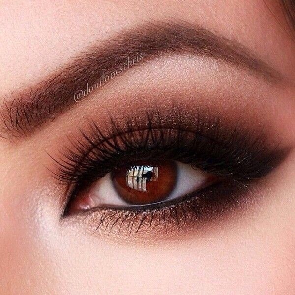 28. brown eye makeup look