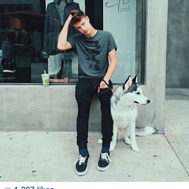 Hot Guys With Dogs 😍🔥🐶