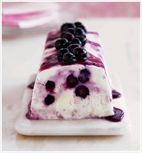 Blueberry vanilla cheesecake ice cream
