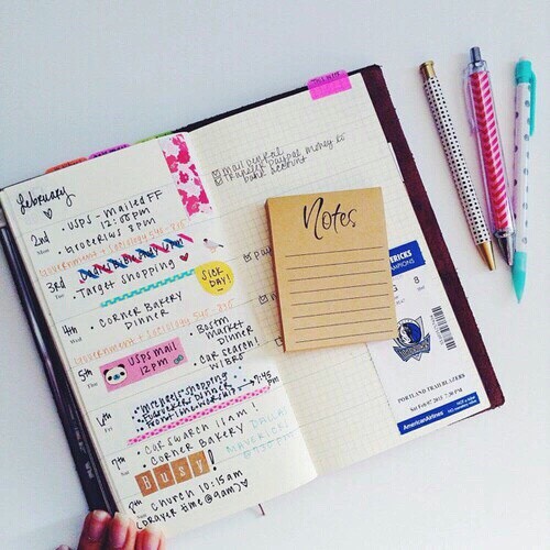 Start by doing a Schedule to know how many time you have to study📓