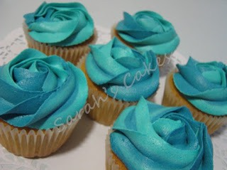 Blue rose cupcakes