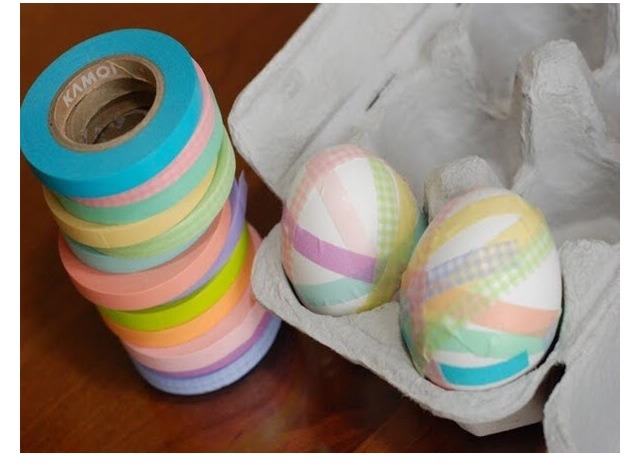 How to Do It: Choose the tape you want to use for your eggs (you can use multiple colors), cut pieces of varying lengths and press onto your eggs!