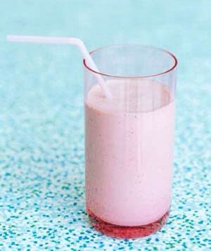 Fast, Healthy Breakfast: Strawberry Shake
In a cocktail shaker, combine a packet of vanilla or strawberry instant-breakfast powder (look for the no-sugar-added kind, such as Carnation) and 1 cup of low-fat strawberry cow's milk or soy milk. (You can also mix this the night before.)