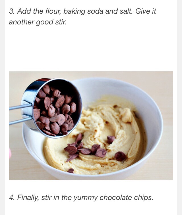 2 Minute Chocolate Chip Cookie !!!