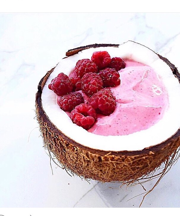 Berry coconut smoothie bowls 👌👌