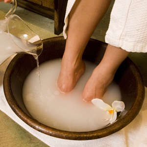 Soak
1/4 cup epsom salts-warm water- 5-10 drops lavander essential oil
Pour salt into basin & add enough water to fill it. Then add the essential oil and soak ur feet for 5-10 mins