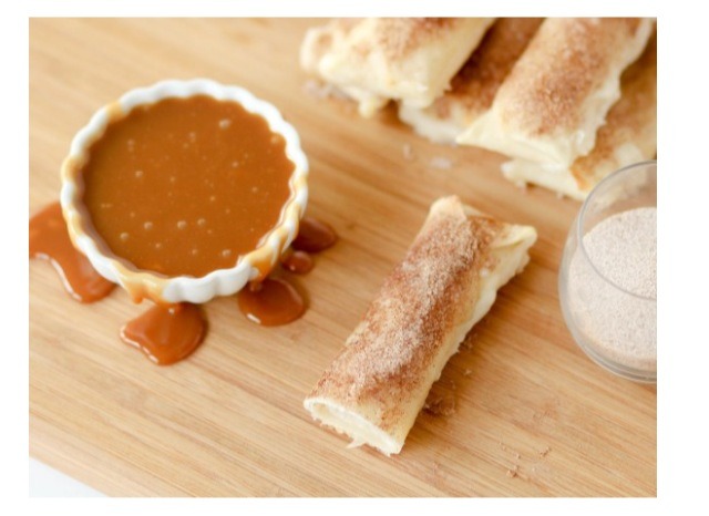 Cheesecake Egg Rolls!!