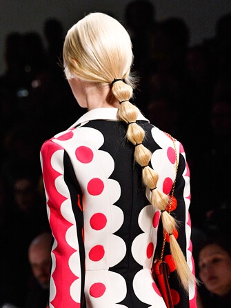 2.Doing a bubble ponytail hairstyle will keep your hair not tangled while sleeping.😪💤