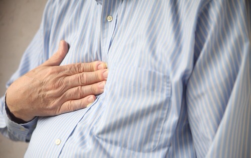 2. IF YOU SUFFER FROM ACID REFLUX…
Darker roast beans are gentler on your tummy because they produce less stomach acid and contain less caffeine—two major acid reflux culprits.