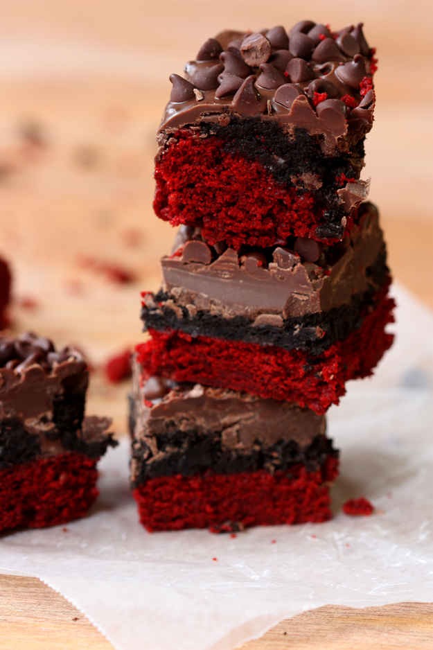 3. Red velvet Oreo truffle bars 