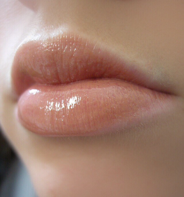 Ways To Use Vaseline In Your Makeup Routine