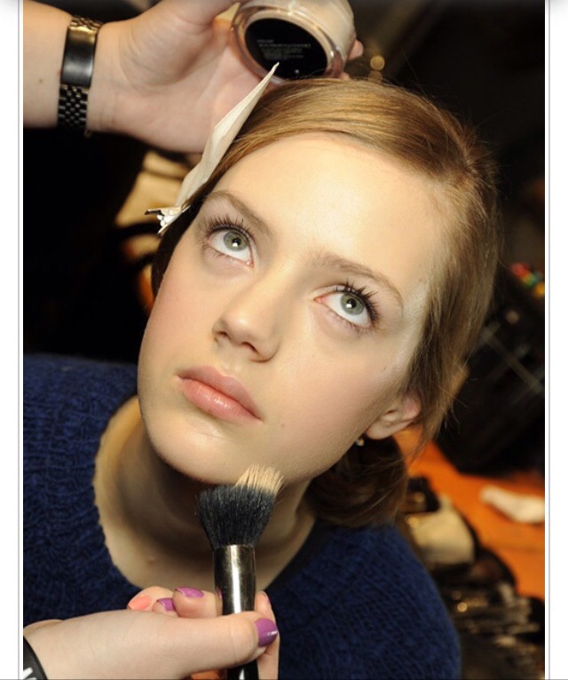 How to apply foundation.
think of it as a way to even out your skin tone, and only apply it where you need to. For most people, this is the center of the face. Now you can choose to use either a foundation brush, a sponge, or your fingers, start to one place,blend and blend!Avoid getting hair areas
