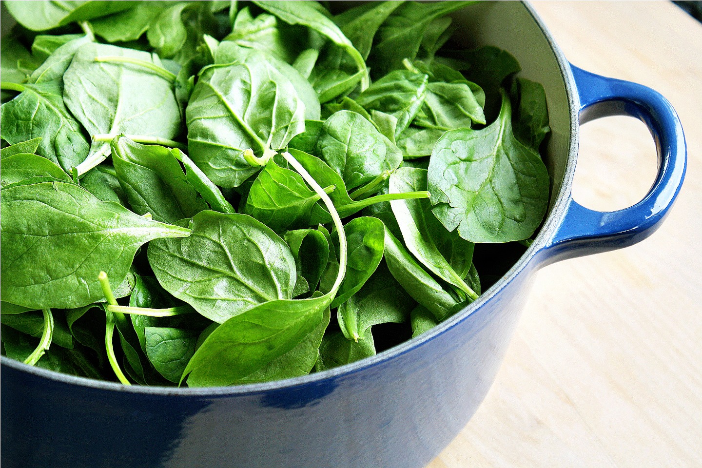 Spinach -- Spinach contains lutein and zeaxanthin, two immune-boosting antioxidants important for eye health.
-- Recent research found that among cancer-fighting fruits and veggies, spinach is one of the most effective.
