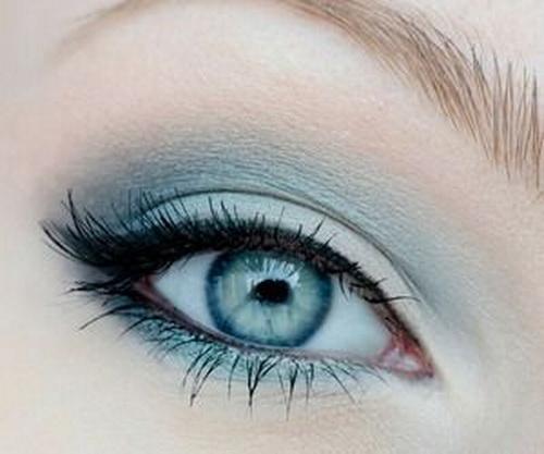 Admittedly, serenity is a harder shade to wear.. BUT, pretty much anyone can pull it off in moderation! Try a simple shadow like this and blend white in towards the inner corner of the eye to open them up.