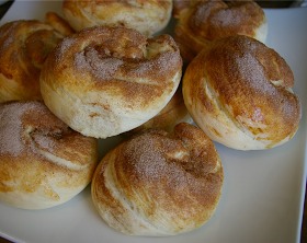 Homemade Cinnamon And Sugar Bagels!! π©π₯π©π₯