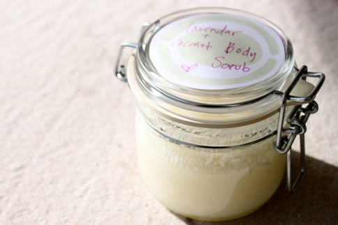 Body scrub
Combine coconut oil and sugar to create a sugar scrub to exfoliate and soften your skin.