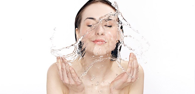 My first step: Prepare your skin.
So what I do is I get my face ready by washing all of my makeup off and opening up my pores with some warm water.