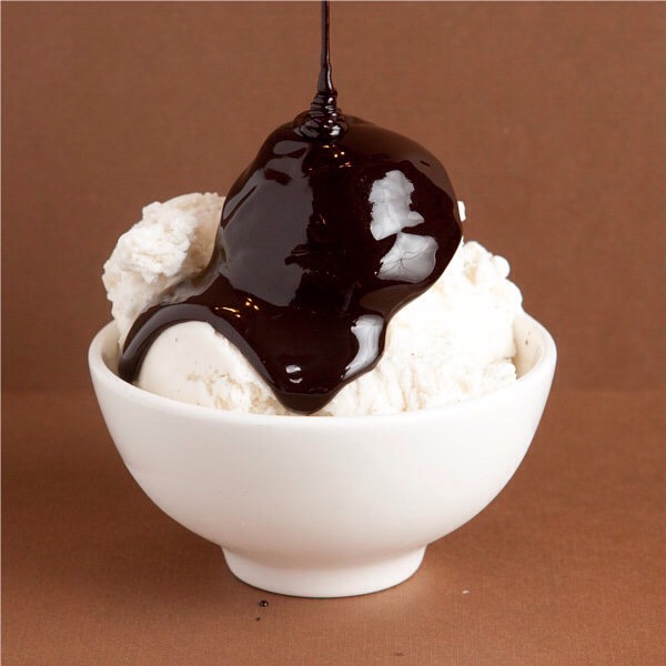 Now drizzle some chocolate sauce and enjoy