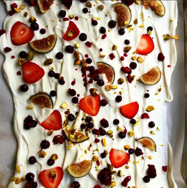 10. Frozen Yogurt Bark

https://www.facebook.com/BuzzFeedHealth/videos/1042263589159590/