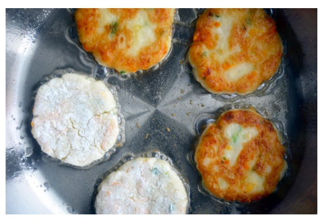 Cheesy Left Over Mashed Potatoes Pancakes 