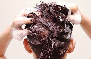 Put all ingredients together and rub in hair for 3 minutes. 