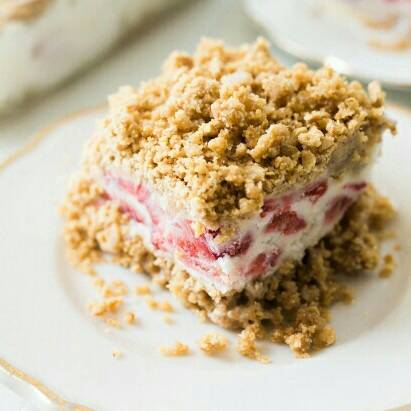 Savor Summer With 2 Amazing No-Bake Berry Cake Recipes